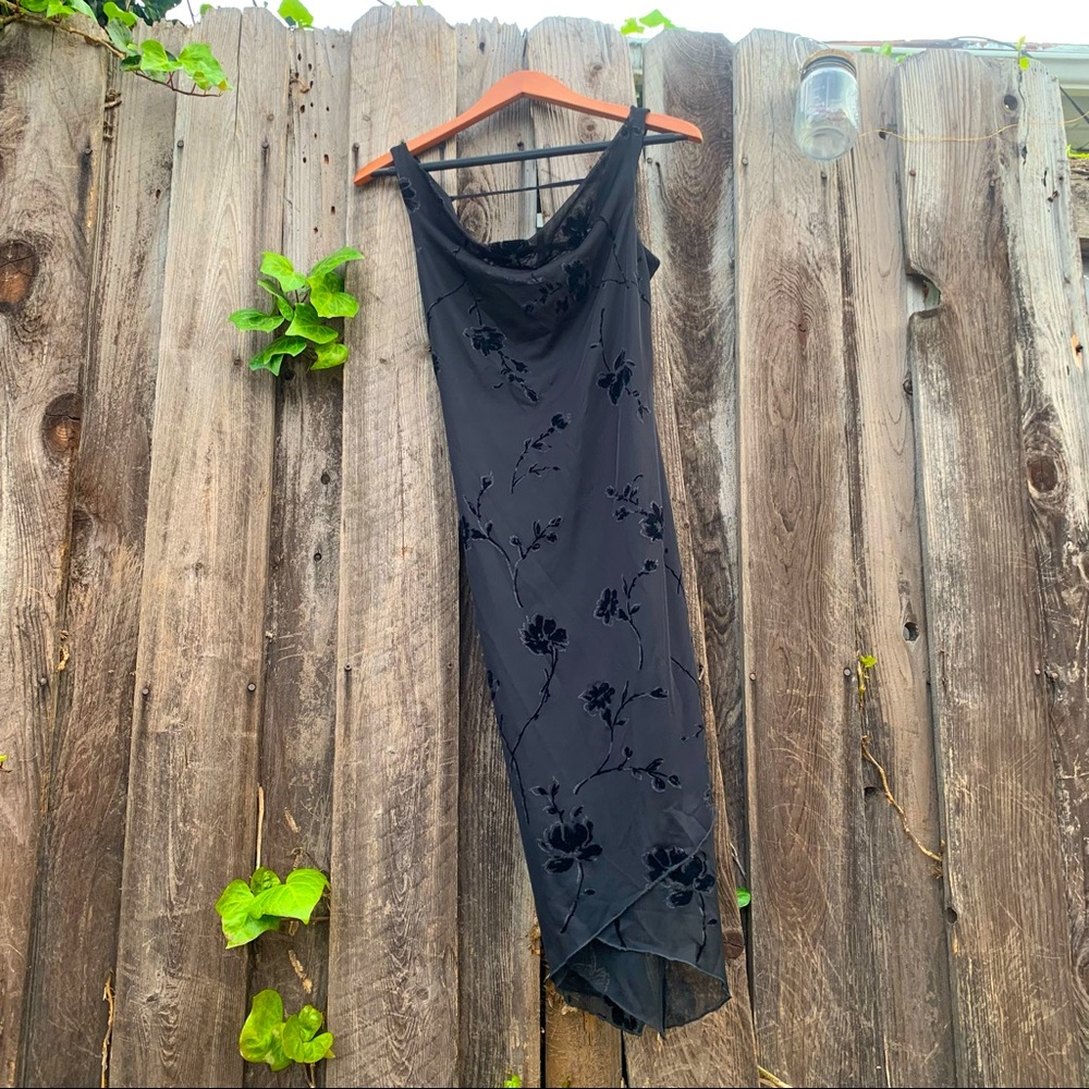 Buyer too beautiful black floral dress with dip chest and open back